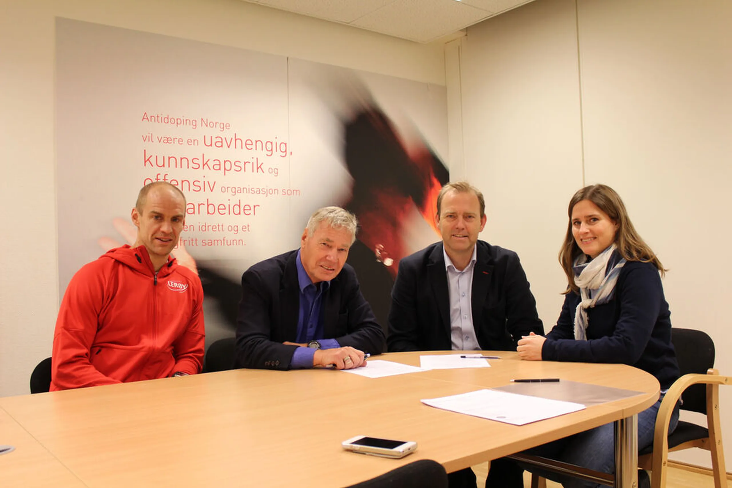 Skoyteforbundet signerte rent saerforbund avtale10
