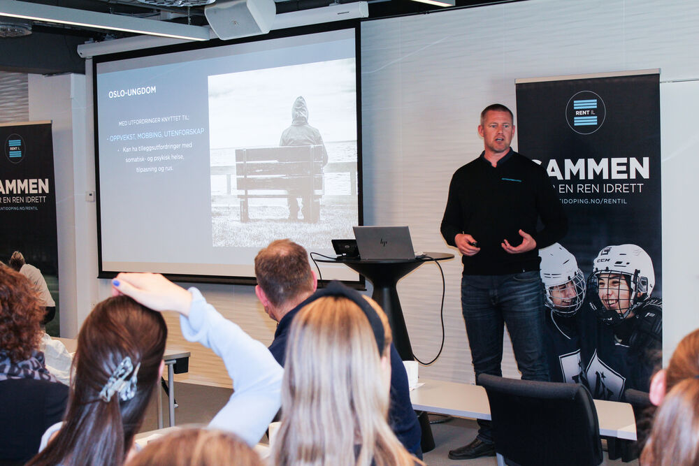 Morten Heierdal holder foredrag på Oslo-seminaret